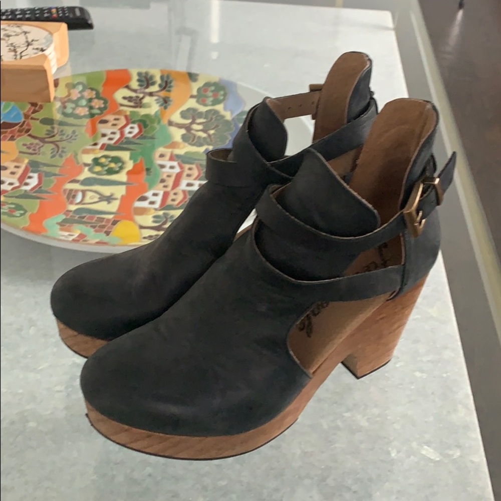 Free people clogs
